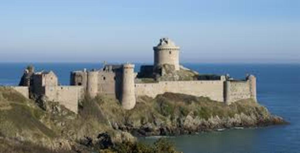 Fort Lalatte (1h25 min by car)