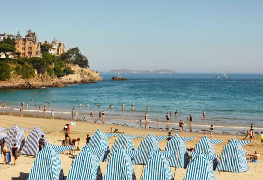 Dinard (1h by car)
