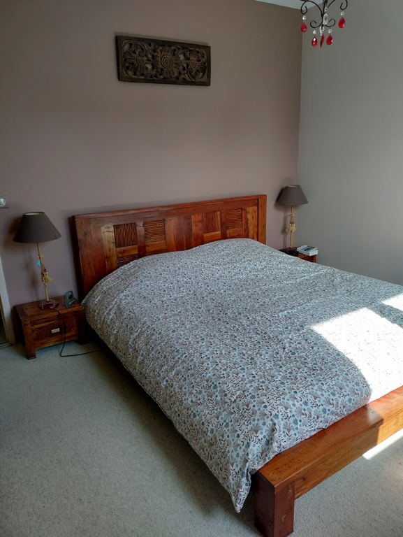 Au RdC : chambre 1, lit 2 personnes (queen size bed)