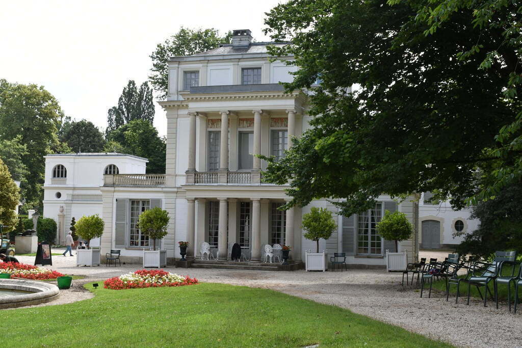 Caillebotte's painter house 20 minutes walking