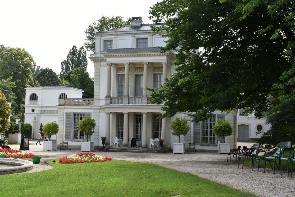 Caillebotte's painter house 20 minutes walking