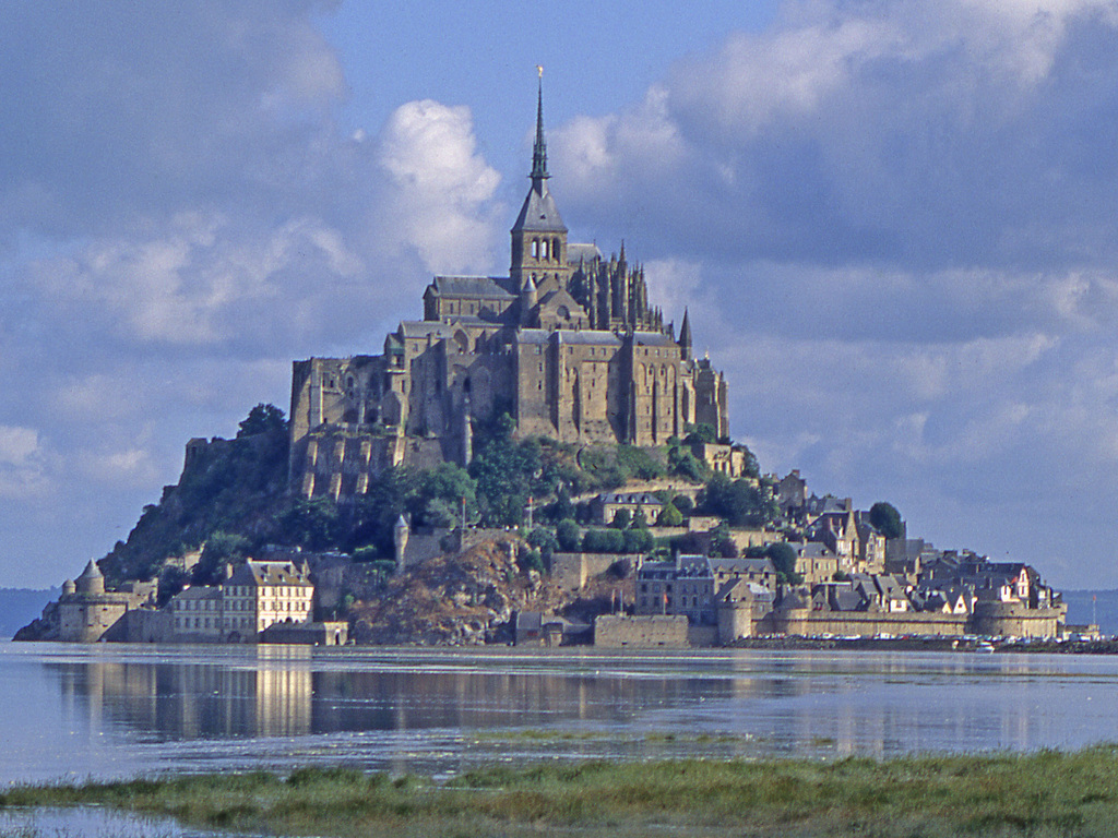 le Mont Saint Michel, 90 min drive