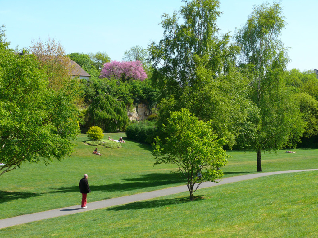 La vallée des jardins, large park 5 minutes from home. You walk through it to reach Le Mémorial.
