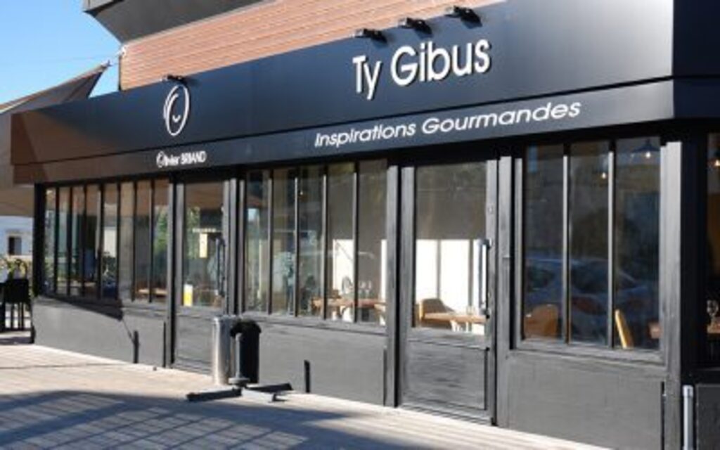 One of the best gastronomique restaurants in Caen. Around the corner!