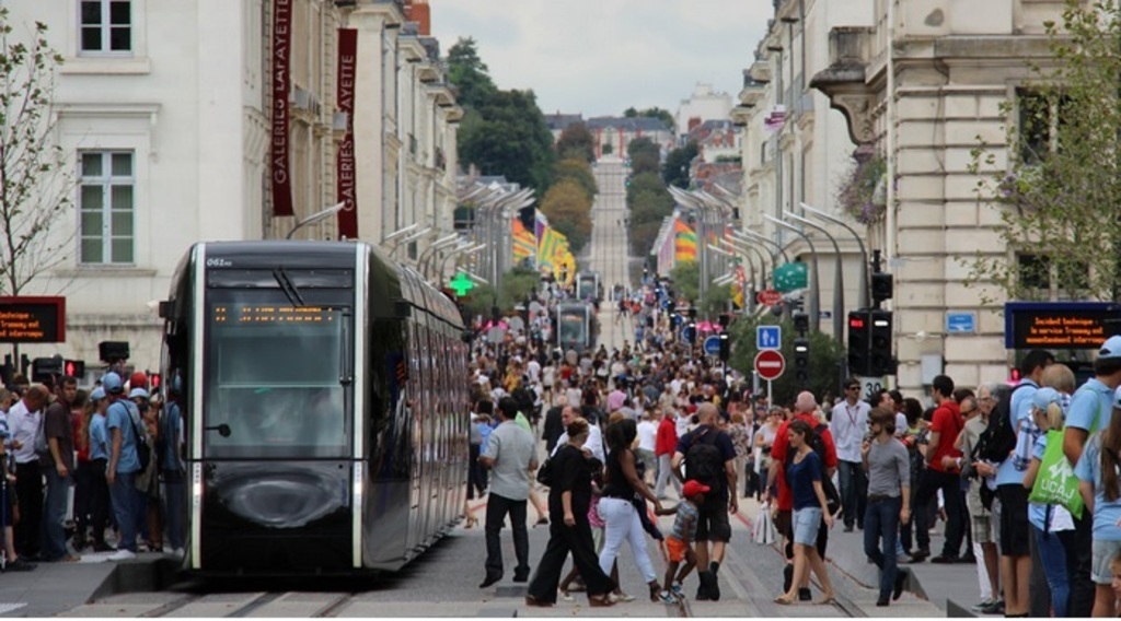 Nationale street in Tours
