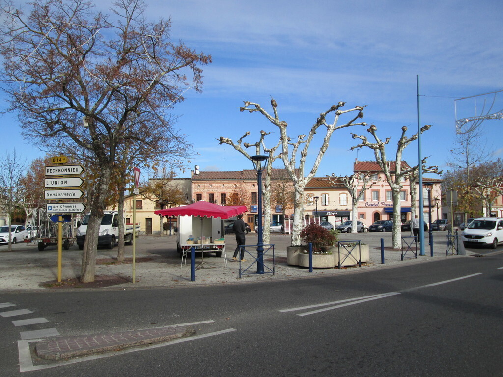 Castelginest village square a november sunday