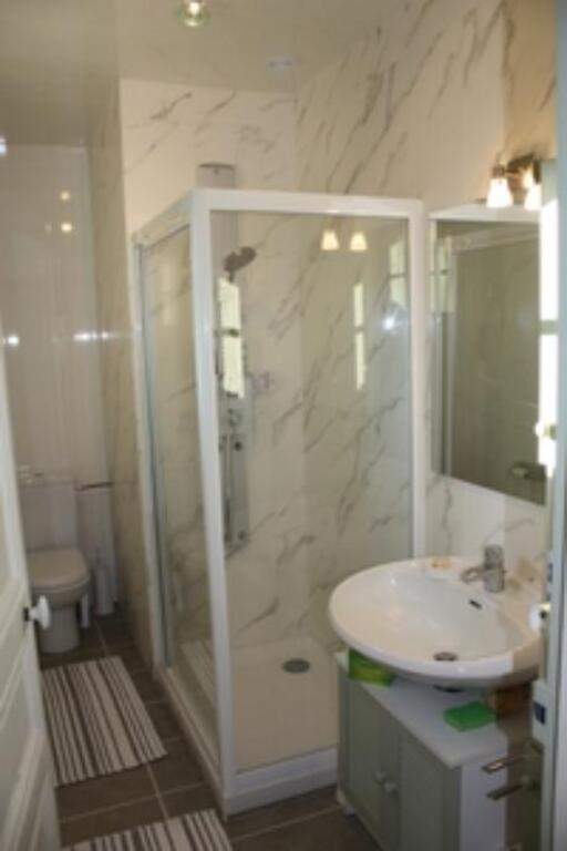 bathroom in the first floor