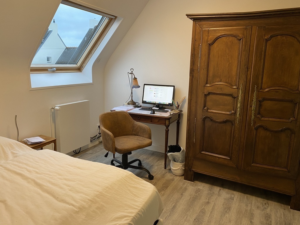 3th bedroom with desk (bed 120*190)