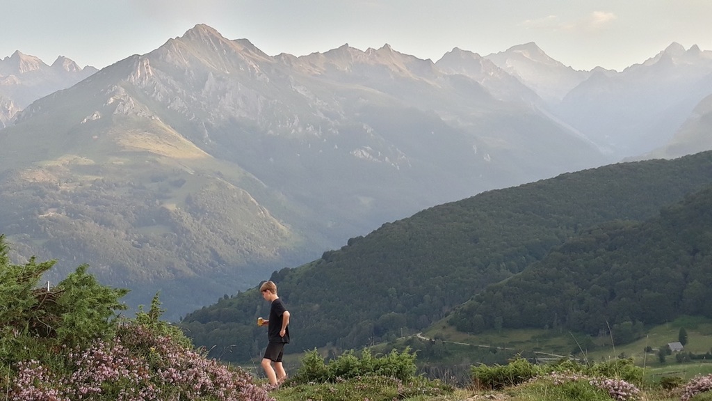 In Couraduque in the Hautes-Pyrénées, 2h-drive