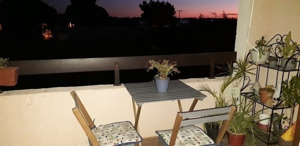 La terrasse de nuit, vue mer