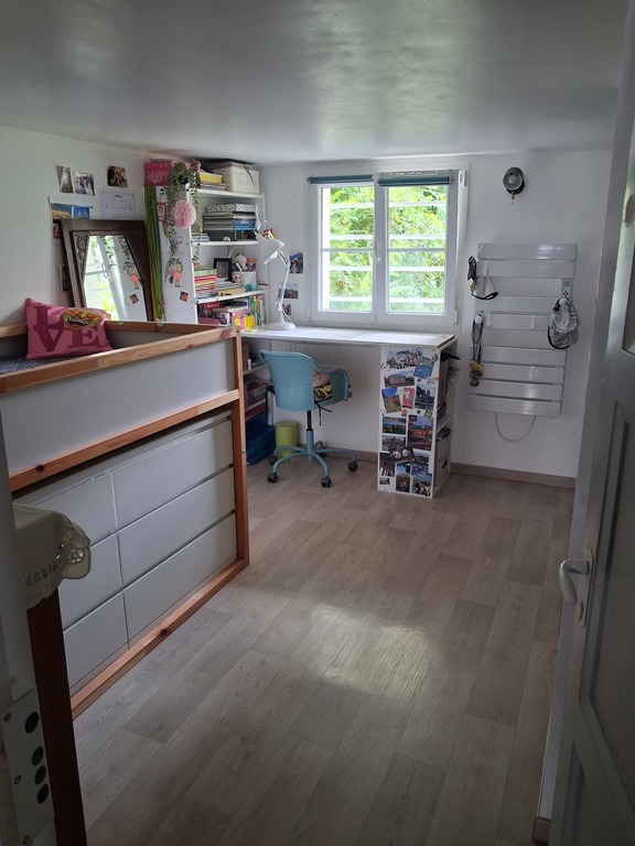 independant studio - the 4th bedroom, on the groundfloor