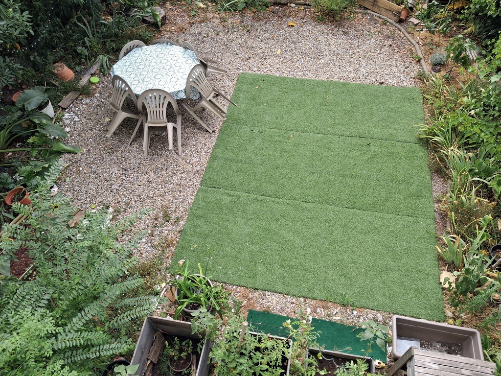 little garden seen from the first floor balcony