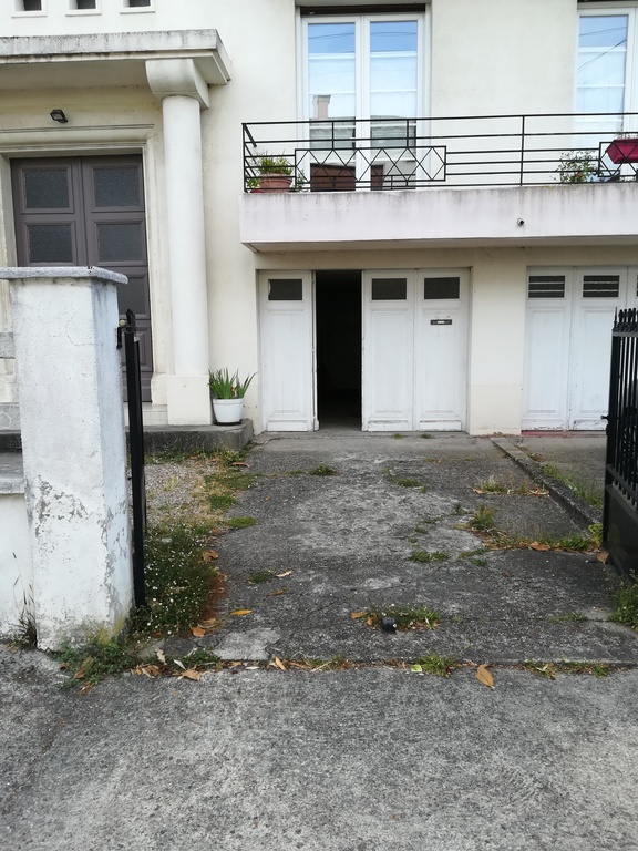 garage and parking space