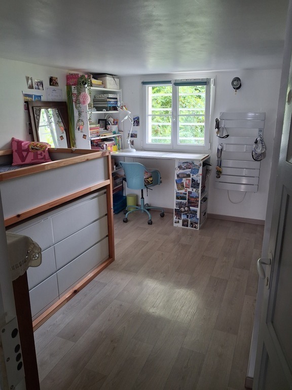 independant studio - the 4th bedroom, on the groundfloor