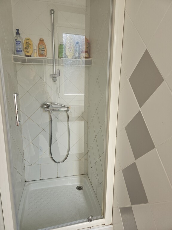 shower room upstairs