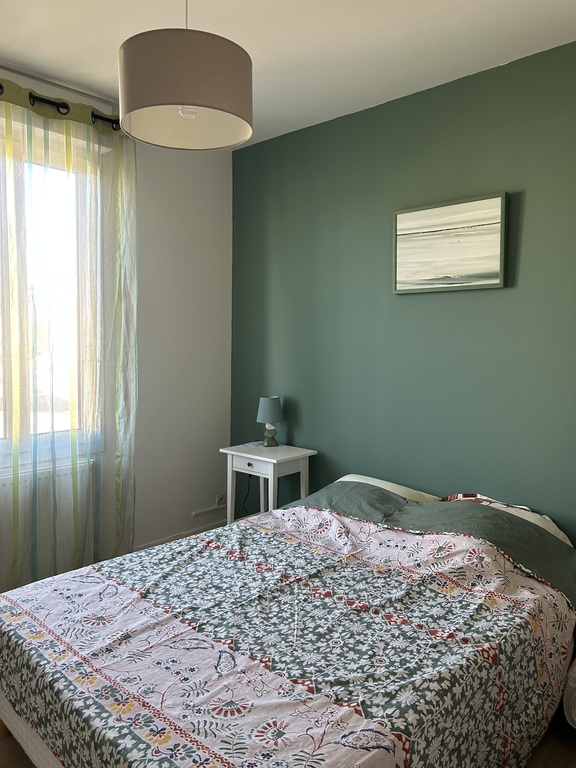 Green bedroom in the main house ,1sr floor 