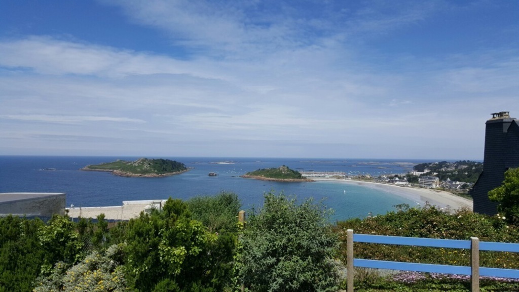 A nice sandy beach in Trebeurden, 10 km far from Lannion.