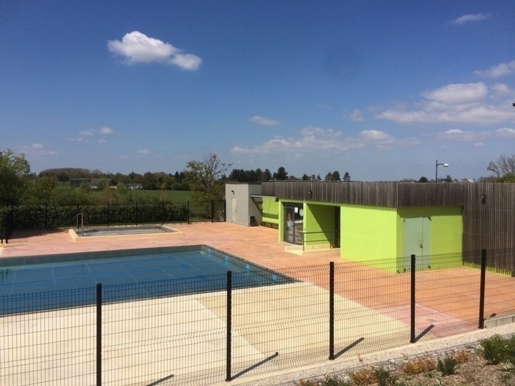 Lassay swimming pool