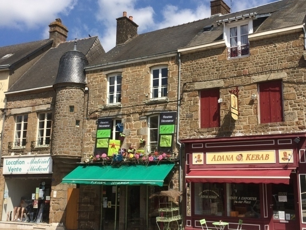 Townhouse in Lassay-les-Châteaux