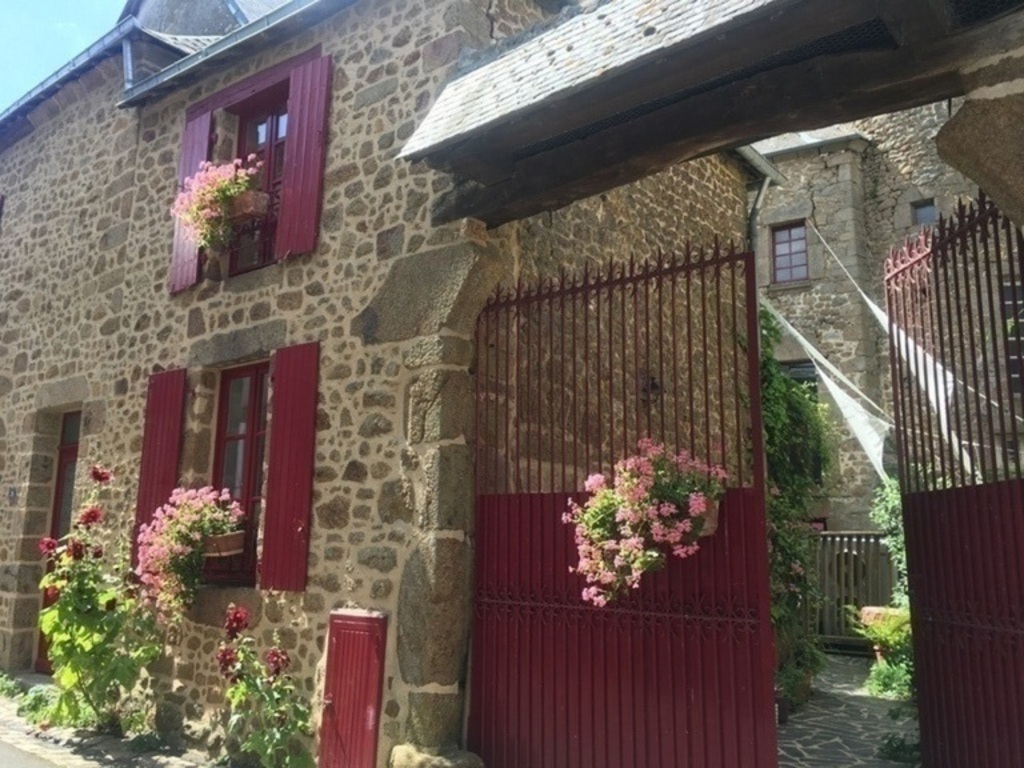 Rue Dorée entrance