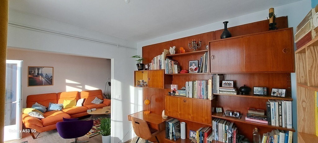 the small library lounge