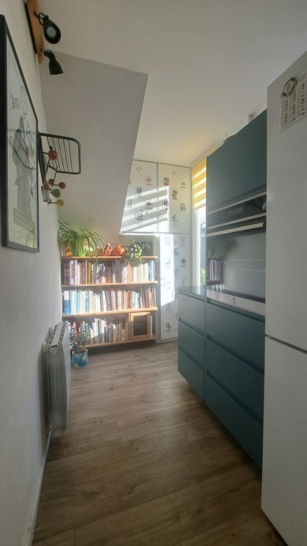 Back kitchen, also entrance opening onto the courtyard 