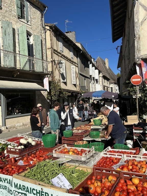 sunday market in Issigeac , a beautiful village