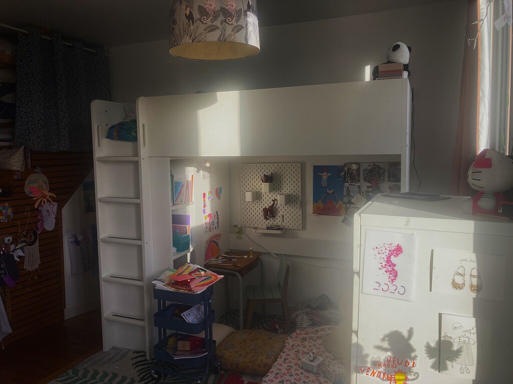 Hana's bedroom