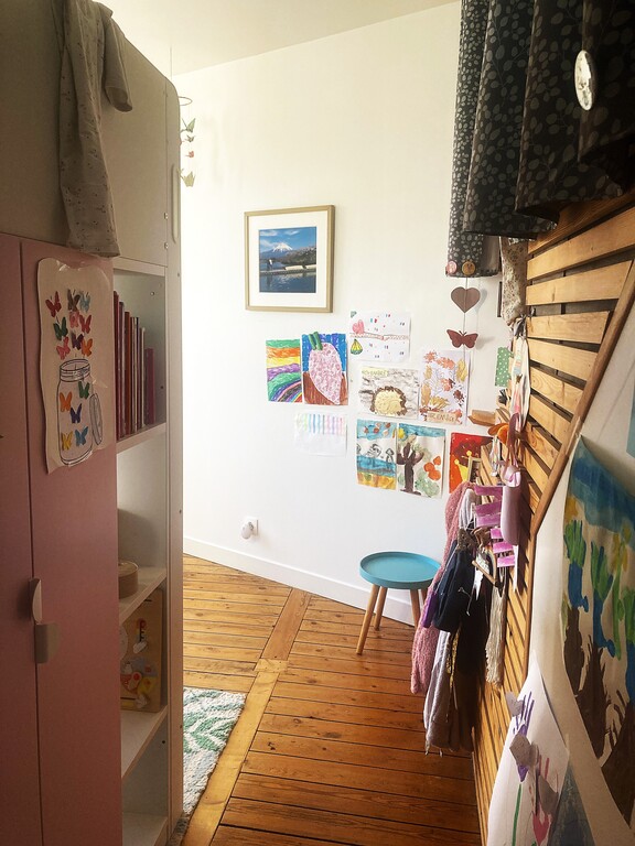 Hana's bedroom
