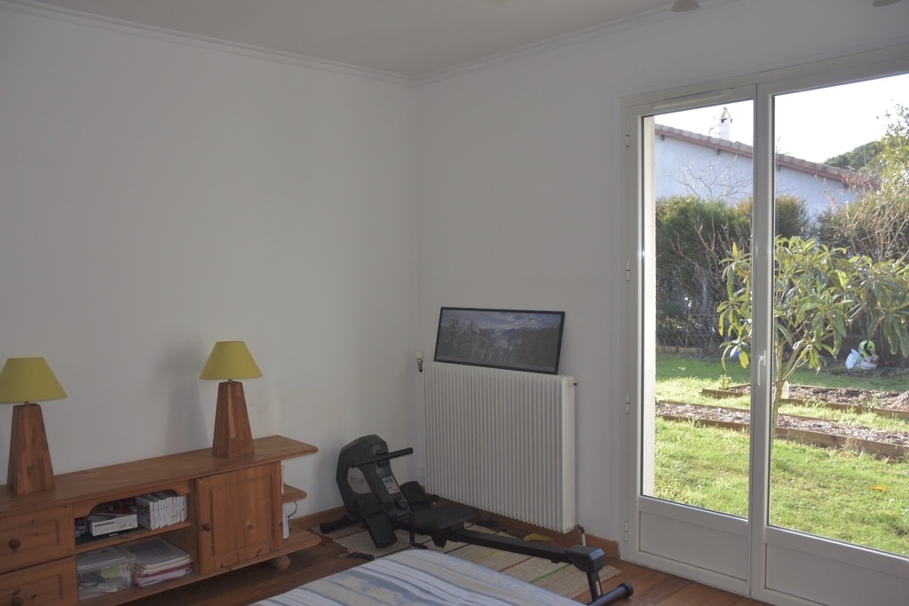 Parents bedroom with our new rower