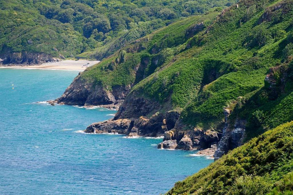 the tallest cliffs in Brittany: Plouha. (one hour)