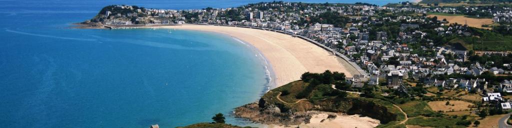 Val andré's beach, 30' with the car