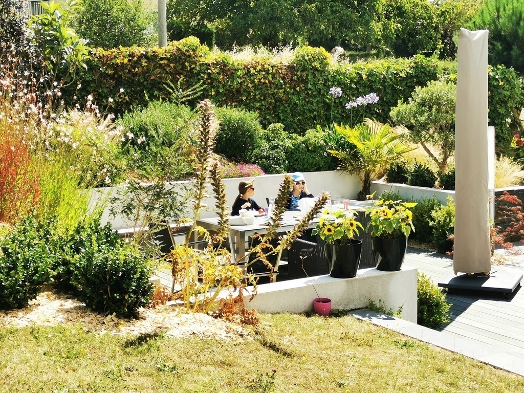 garden with the terrasse