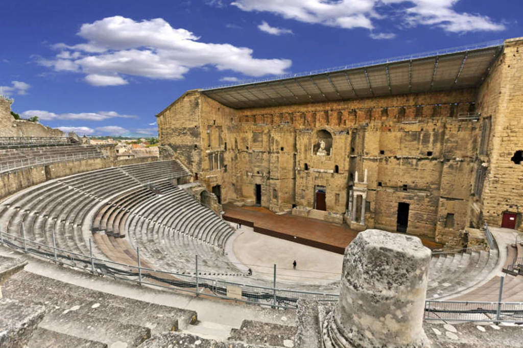 Orange : Roman theater (35 km)