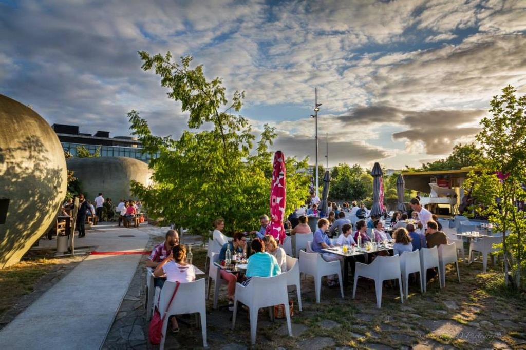 café-concert de jazz au bout de la rue / Jazz-Café-Konzert am Ende der Straße