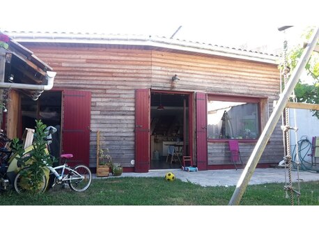 La maison vue du jardin 