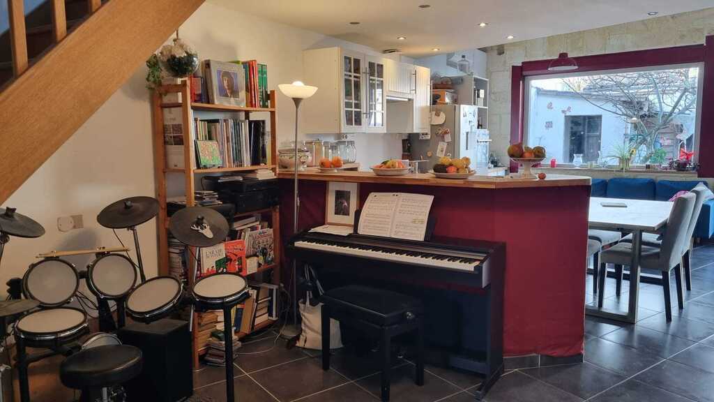 Coin musique - Batterie, piano, et quelques guitares