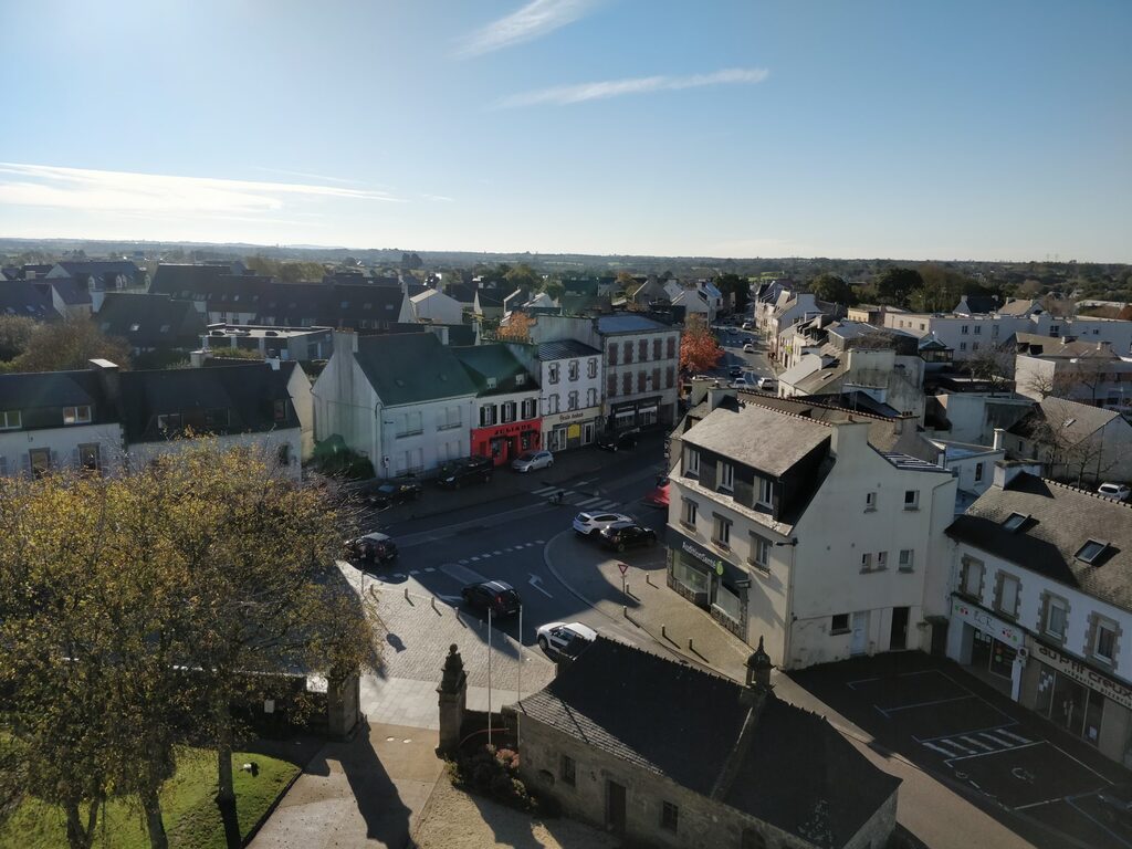 Several shops in the city center and a supermarket