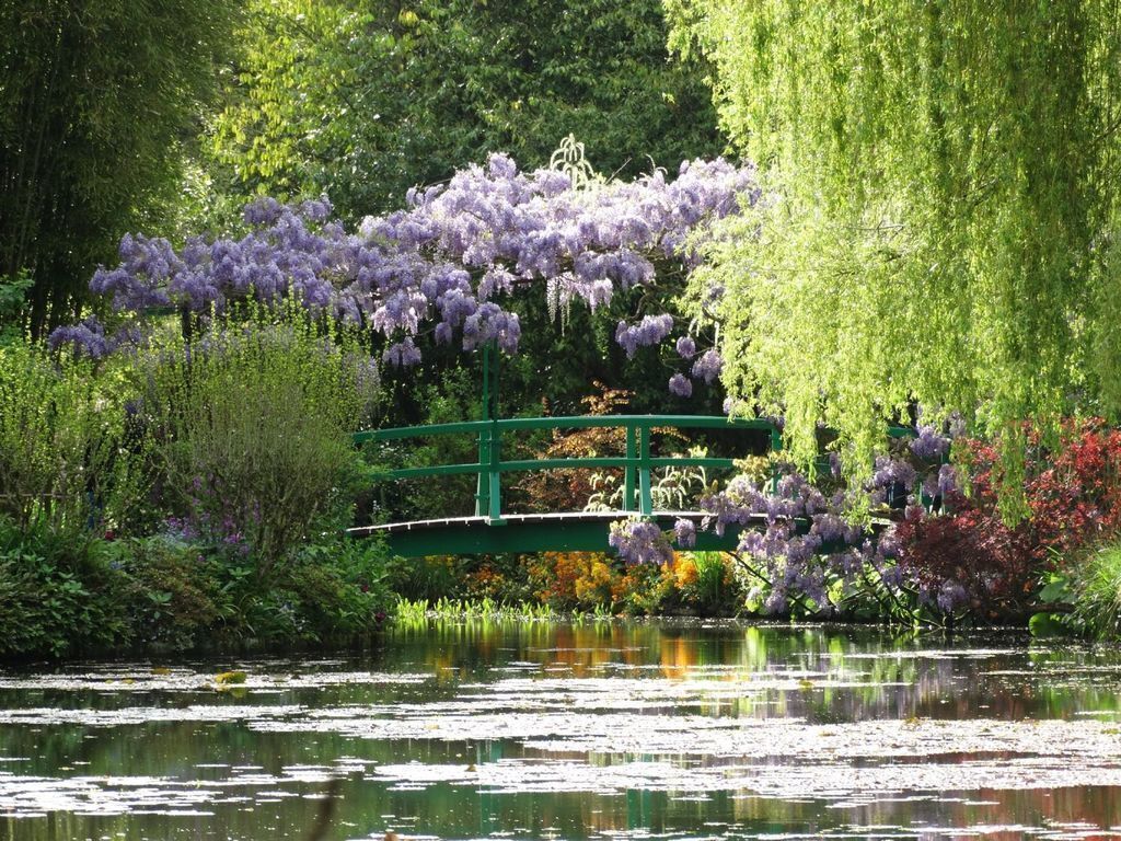 Monet's Giverny Gardens - 1h50 by car