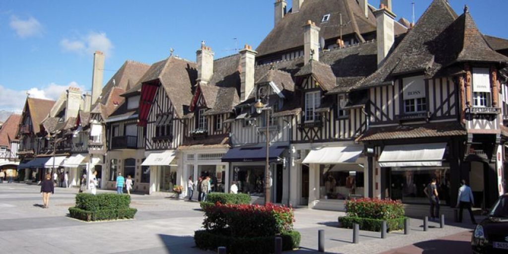 Deauville famous architecture - 50 minutes by car