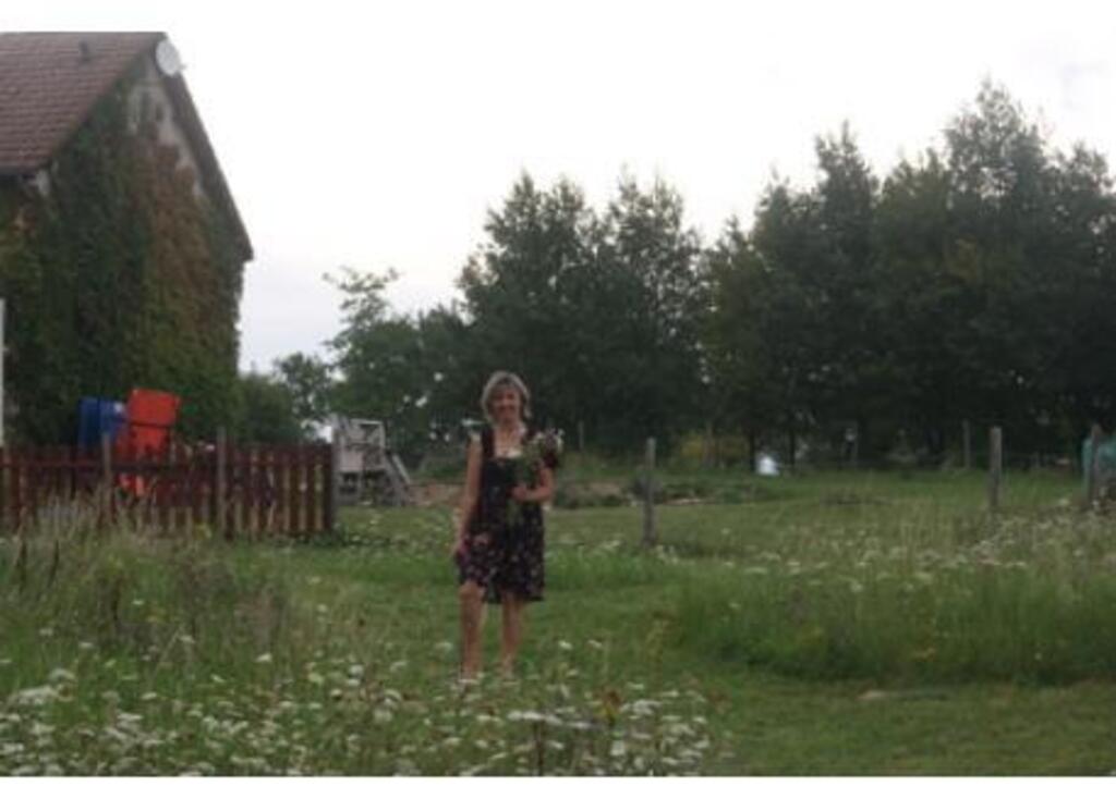 Marie dans la prairie