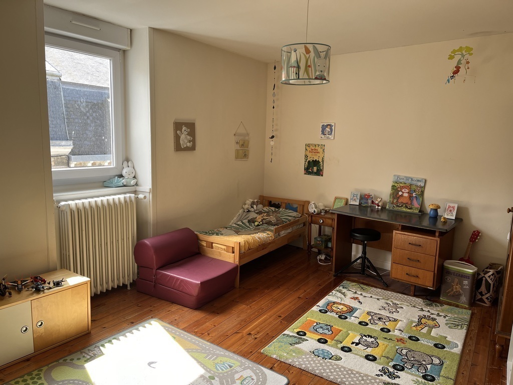 Arthur’s bedroom 2nd floor 