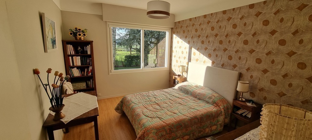 Une chambre au rez de chaussée