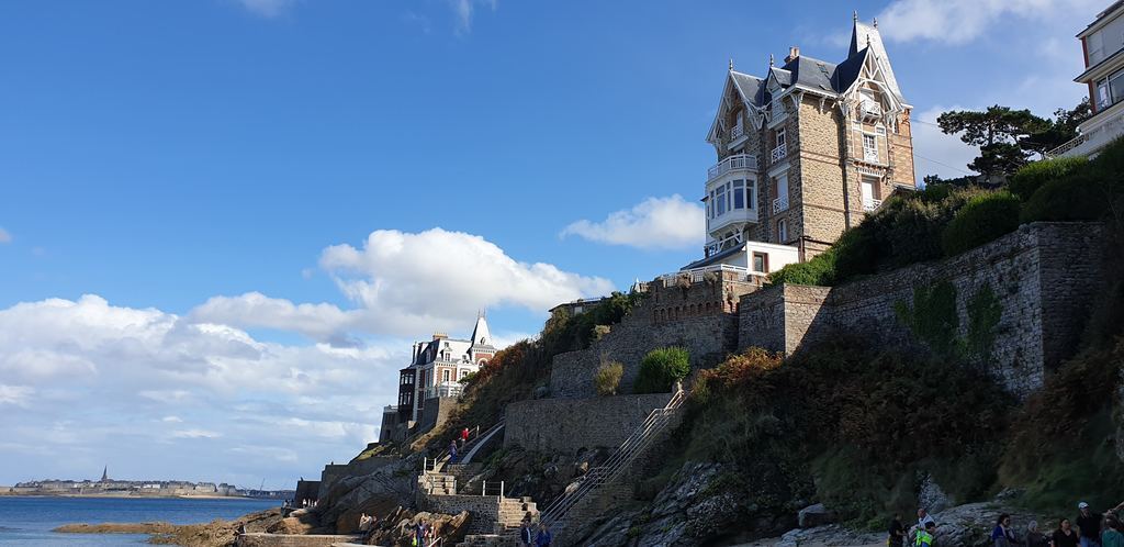 Dinard et St Malo au loin