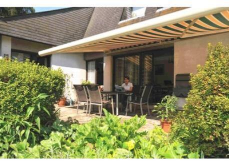 La maison et la terrasse