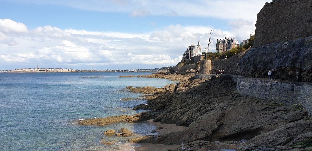 Dinard et St Malo au loin