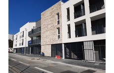 Flat with three bedrooms in a small building, in a quiet street