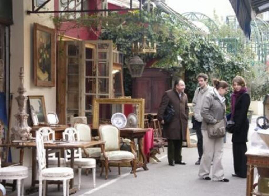 Flea Market, Saint-Ouen - 10 mms walk