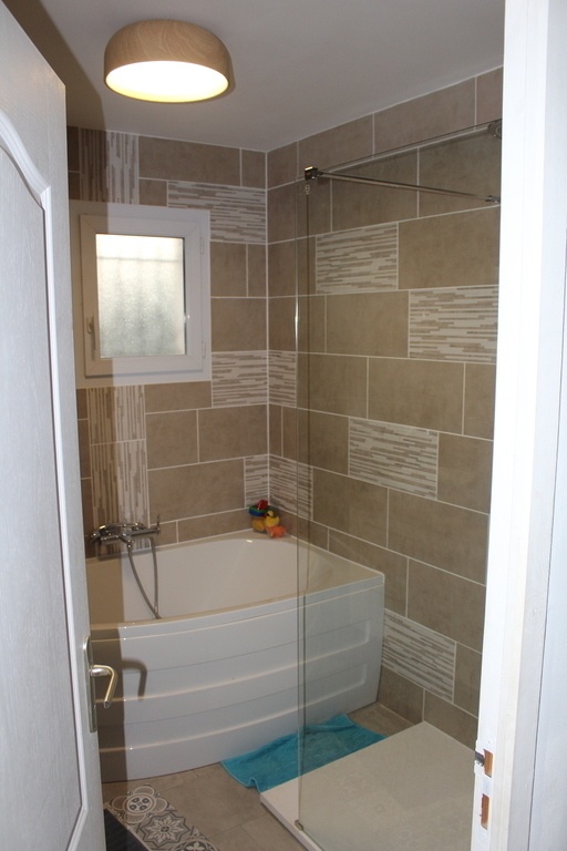 1st floor bathroom