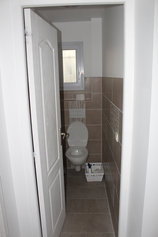 1st floor toilet
